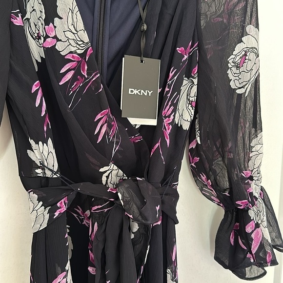 NWT DKNY Navy and Purple Floral Dress! - Picture 2 of 7